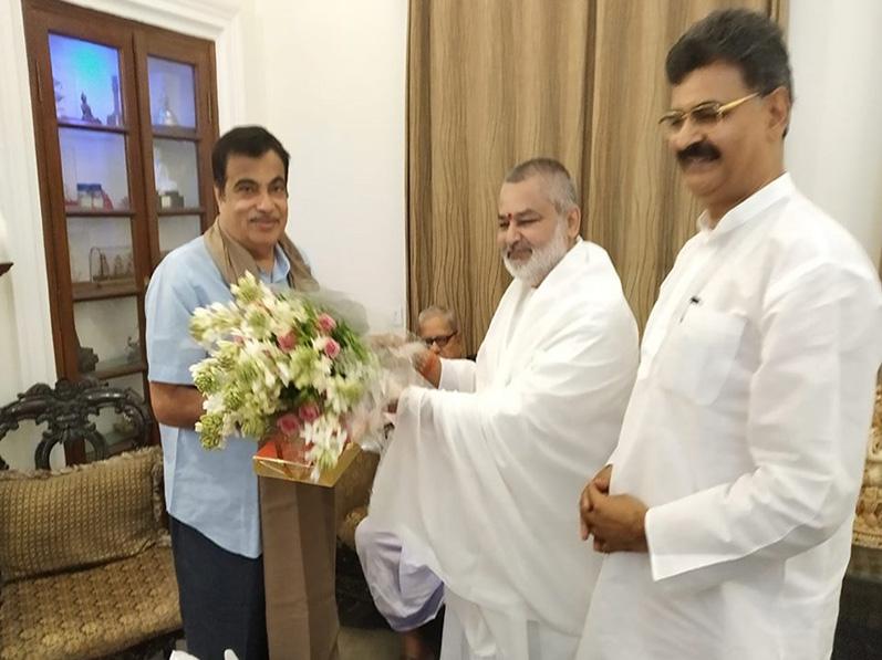 Girish visits country's Top Political Leaders