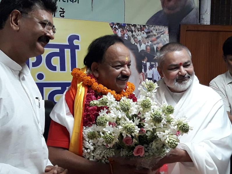 Girish visits country's Top Political Leaders