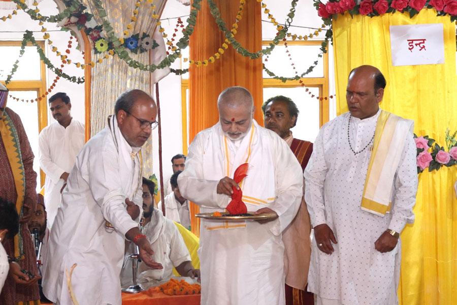 At Maharishi Ved Vigyan Vidyapeeth Bhopal Shri Sahasrachandi Mahayagya has completed on the 9th day of Chaitra Navaratri. 