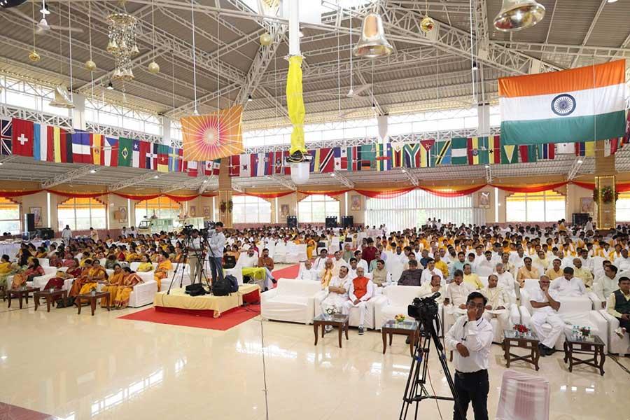 Shri Guru Purnima was celebrated at the national level with great devotion and grandeur over two days at the Maharishi Utsav Bhawan, Gurudev Brahmanand Saraswati Ashram, Bhopal.