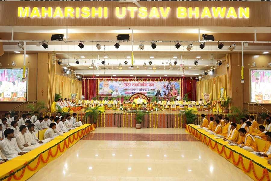 Ved Vidya Martand Brahmachari Girish Ji has performed Maharudrabhishek on fourth Shravan Somvar with 121 Maharishi Vedic Pundits and Acharyas with the sankalpa of wellbeing of all dear members of our world family. Heavy rain started with Abhishek and ended on completion. Good oman. Jai Guru Dev, Jai Maharishi, Jai Shiv Shankar Ji.