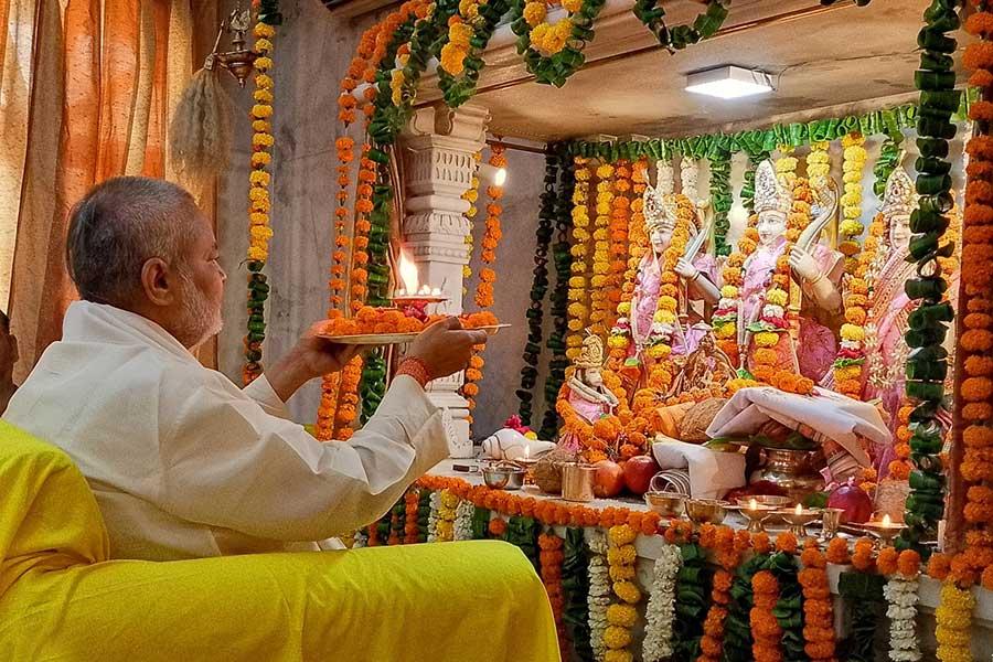 On the occasion of Shri Ramnavmi, puja was performed by Brahmachari Girish ji at Shri Raam Darbar temple, Gurudev Brahmanand Saraswati Ashram, Bhopal. 