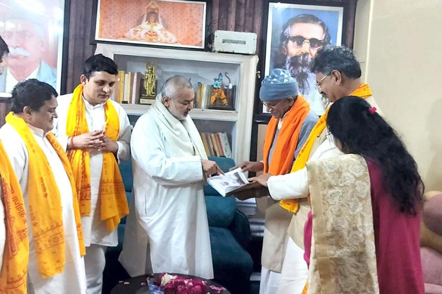 During Ayodhya ji visit with a delegation of Maharishi Organisation met with Respected Shri Champat Rai Ji, a very senior leader and at present Vice-President of Vishwa Hindu Parishad.
