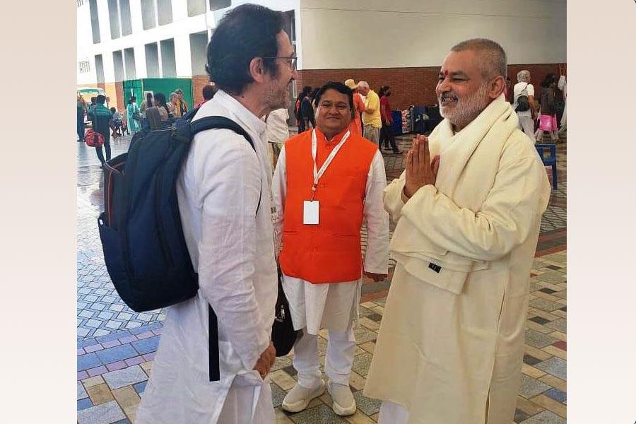 Brahmachari Girish Ji met Mr. Kaddaur, a very senior member of Maharishi Purusha Programme from Spain during visit to 10000 Siddha's assembly for World Peace at Hyderabad.