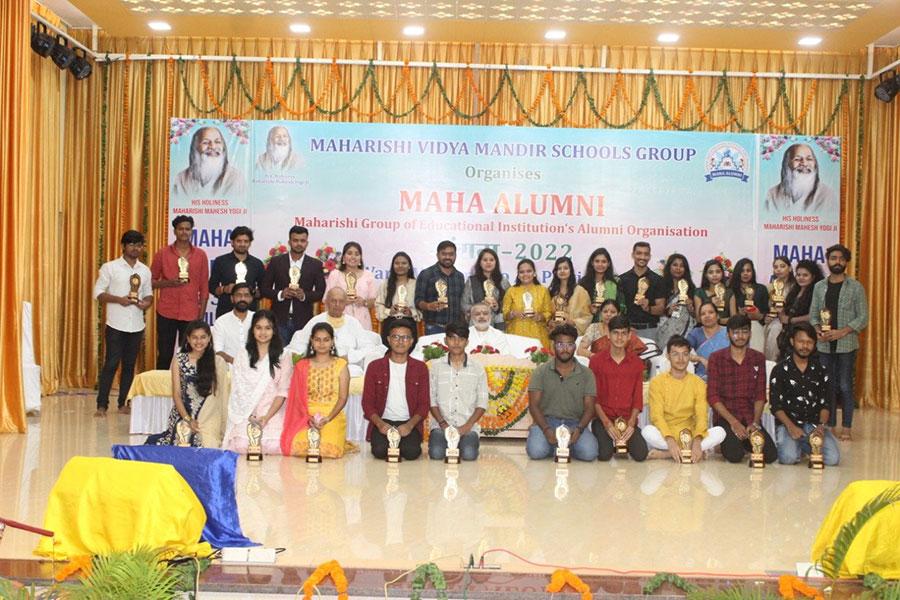 Maha Alumni Assembly of all Institutions (3 branches of Maharishi Vidya Mandir Schools, Maharishi Centre for Educational Excellence and Maharishi Institute of Management) of Maharishi Shiksha Sansthan of Bhopal was organised on 23rd July 2022 at Maharishi Mangalam Bhawan, Hoshangabad Road, Bhopal.