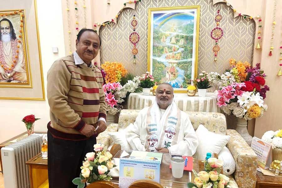 Shri Pralay Shrivastava, President of Kayastham-Kayasth Mahasabha of Madhya Pradesh and ex-Joint Director of Public Relation Department of Madhya Pradesh Government has visited Ved Vidya Martand Brahmachari Girish Ji-Chairman of Maharishi Group of Educational Institutions. Shri R. P. Shrivastava, CEO of Swadesh News Chanel has also joined the discussion and committed to publicise the programmes through his TV and social media Chanels.