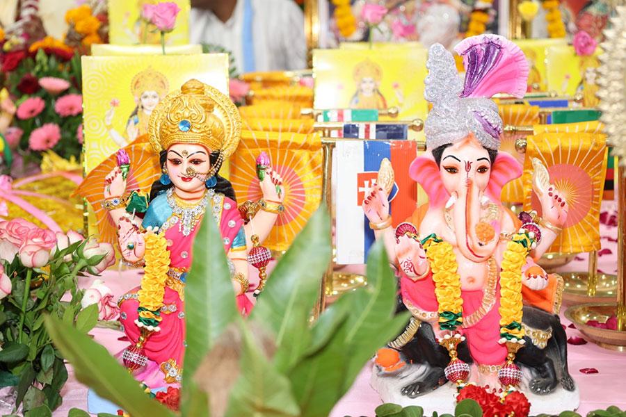 Three days celebration at Maharishi Organisation. Ved Vidya Martand Brahmachari Girish Ji, Chairman of Maharishi Group of Educational Institutions has performed puja in auspicious muhurta of Bhagwan Dhanwanti Ji on 18th October, puja of Shri Hanuman Ji on 19th October and Shri Mahalakshmi pujan on Deepawali 20th October with Vedic procedure.