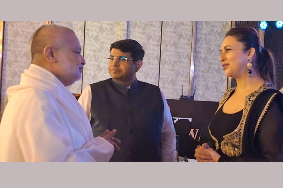 Brahmachari Girish ji met with famous Actress Divyanka Tripathi and has mentioned about activities of Maharishi Organisation. She mentioned that some of her relative's children have studied in Maharishi Vidya Mandir Schools.